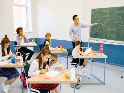 Zuverlässiger Schulbusservice für Kinder und Jugendliche.